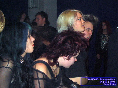 044 gothic girlz